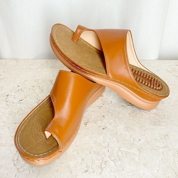 NEW Tan Sandals ASIAN 43 US 10 Brown Slip On Sandals Toe Ring COMFORTABLE - Picture 4 of 11